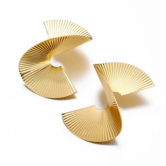 Helical Fan Gold Earrings - Picture 3 of 6
